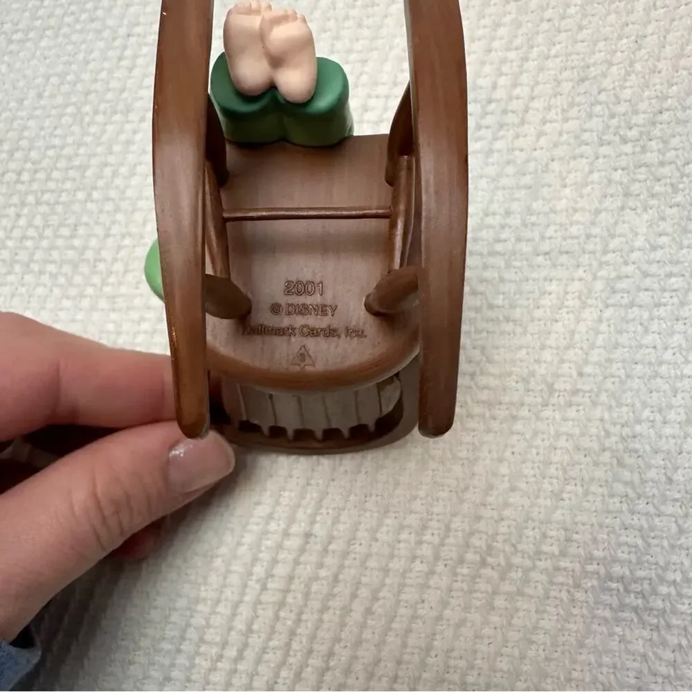 NIB Hallmark a Story for Pooh Winnie the Pooh christmas ornament